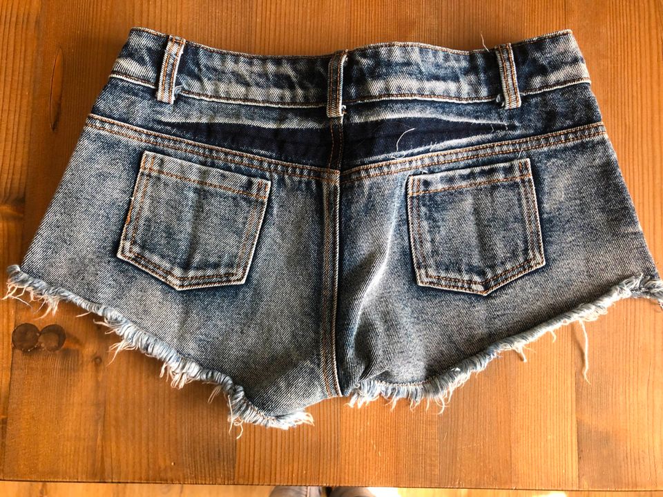 kurze Jeans Gr XS in Bergneustadt