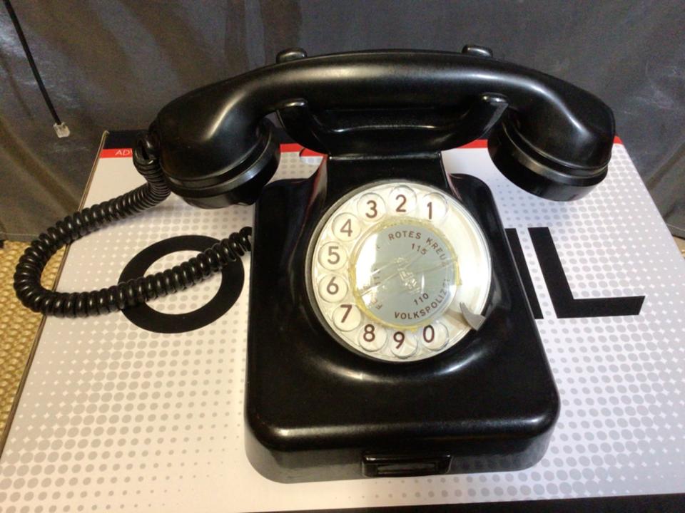 Schönes altes DDR Telefon Bakelit mit Einhängegabel RAR! in Kulmbach
