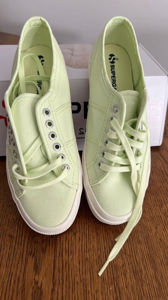 Superga Sneakers in mintgrün Gr. 39 in Hochheim am Main