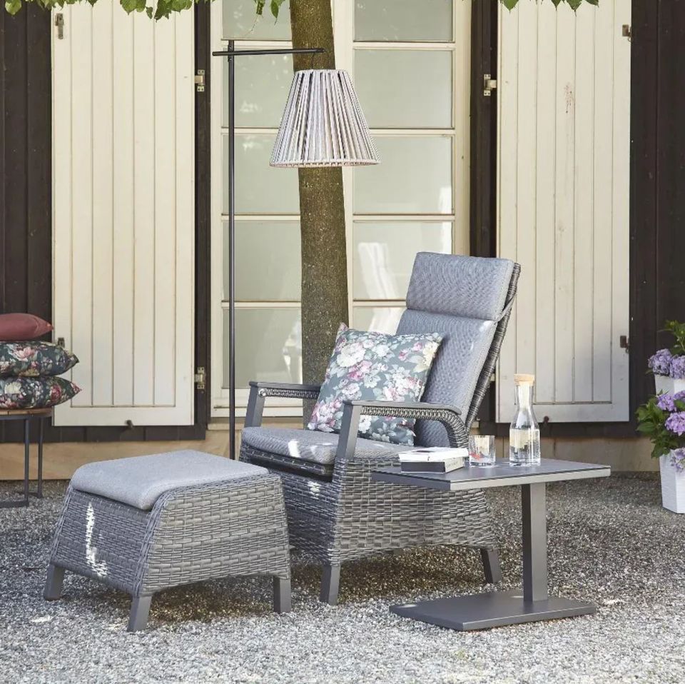 Siena Garden Solea Loungesessel + Hocker schiefer-blau in Riedlingen