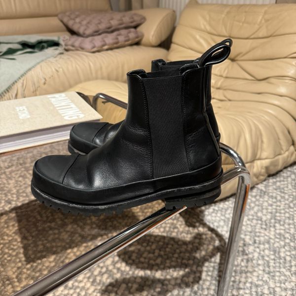 Cos Chunky Leder Chelsea Boots, Stiefel, schwarz Gr.41 in Bayern -  Gersthofen | eBay Kleinanzeigen ist jetzt Kleinanzeigen