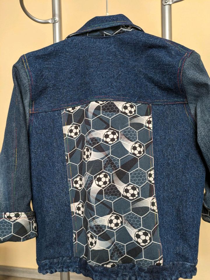 Jeansjacke Handmade Fußball Gr 116/122 in Laaber