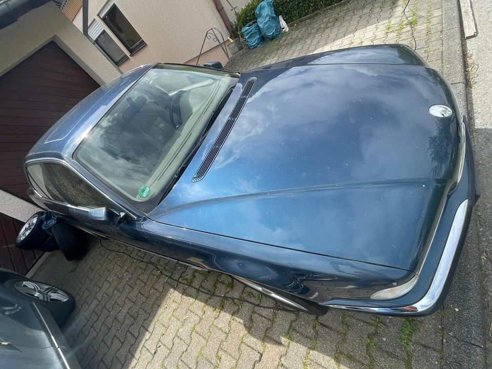 BMW 730i V8, 8-fach bereift AZEV 18 Zoll + originale Alufelgen in Dornhan