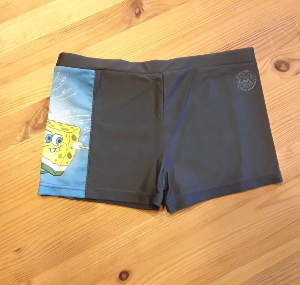 Spongebob Badehose Gr. 140 und zwei Bade-Shorts Gr. 128 in Friedrichroda