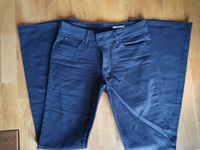 Jeans in Schwarz von EDC in Gr. 36 Nordrhein-Westfalen - Oer-Erkenschwick Vorschau
