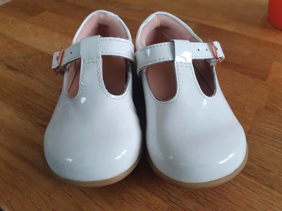 NEXT LITTLE LUXE Mädchen Sandale Lackschuh Größe 20,5 Hochzeit in Starkenberg