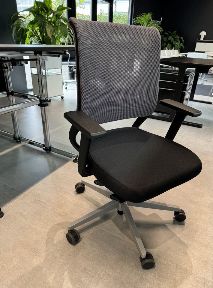 2 neuwertige Sedus Bürostühle & Design Schreibtisch✨Set✨ in Düsseldorf