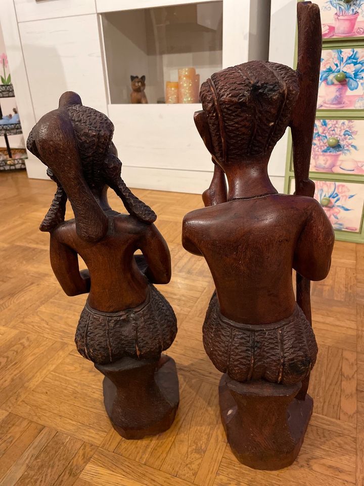 2 massive afrikanische Holzfiguren in Zülpich