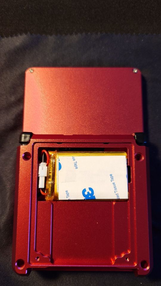 GameBoy Advance SP Unhinged rot - Boxy-Pixel-Mod in Berlin