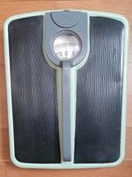 Personenwaage, DDR/Vintage, funktioniert tsdellos. bis 125 kg Thüringen - Ranis Vorschau