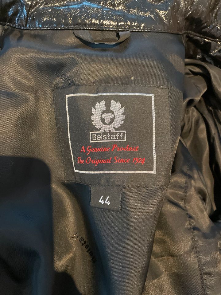 Belstaff Jacke schwarz glänzend Gr. 44 (eher 40/42) in Wolfsburg