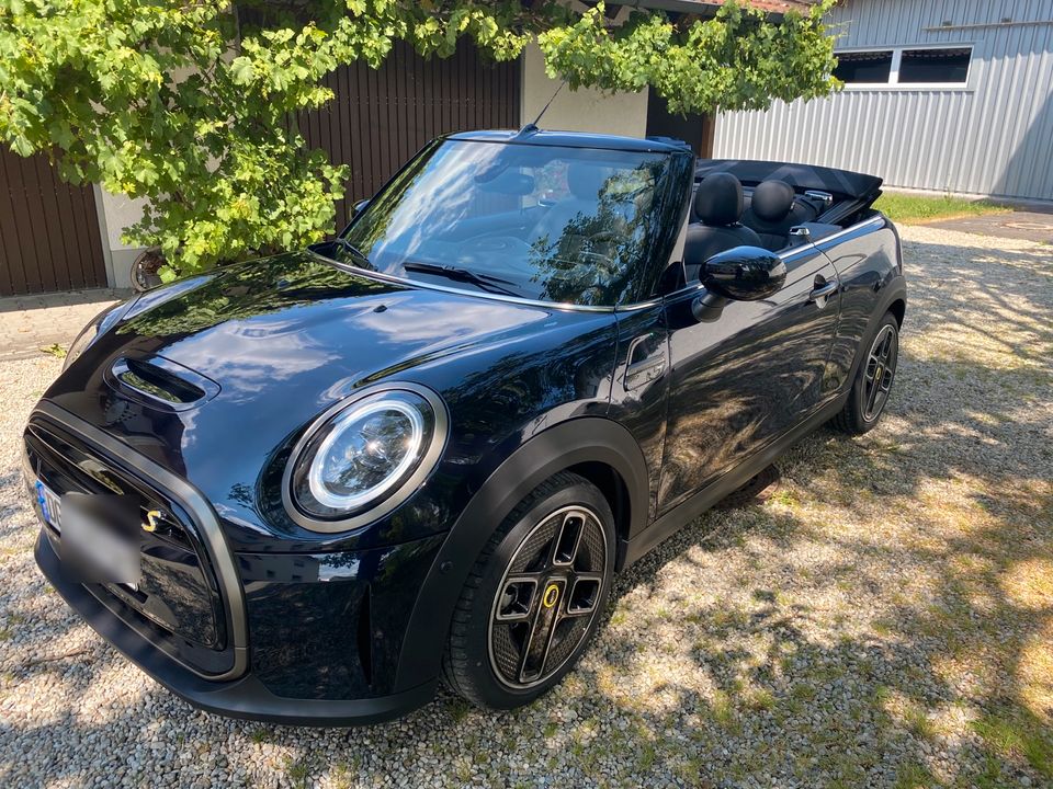 Mini Cooper SE Cabrio Limitiert auf 999 Stück in Dingolfing