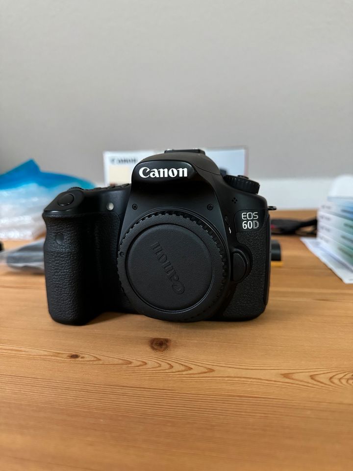 Canon EOS 60D Body SLR-Digitalkamera inkl. 3 Akkus & Verpackung in Bottrop