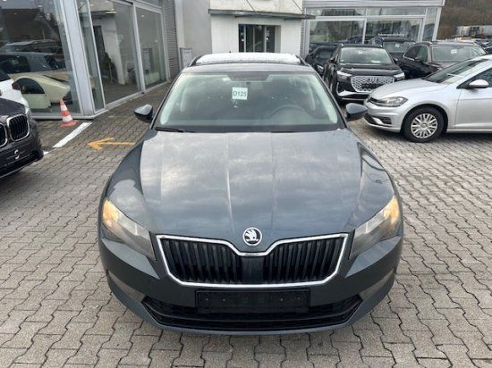 Skoda Superb Combi 2.0TDI NAVI*ACC*18-ZOLL in Wendlingen am Neckar