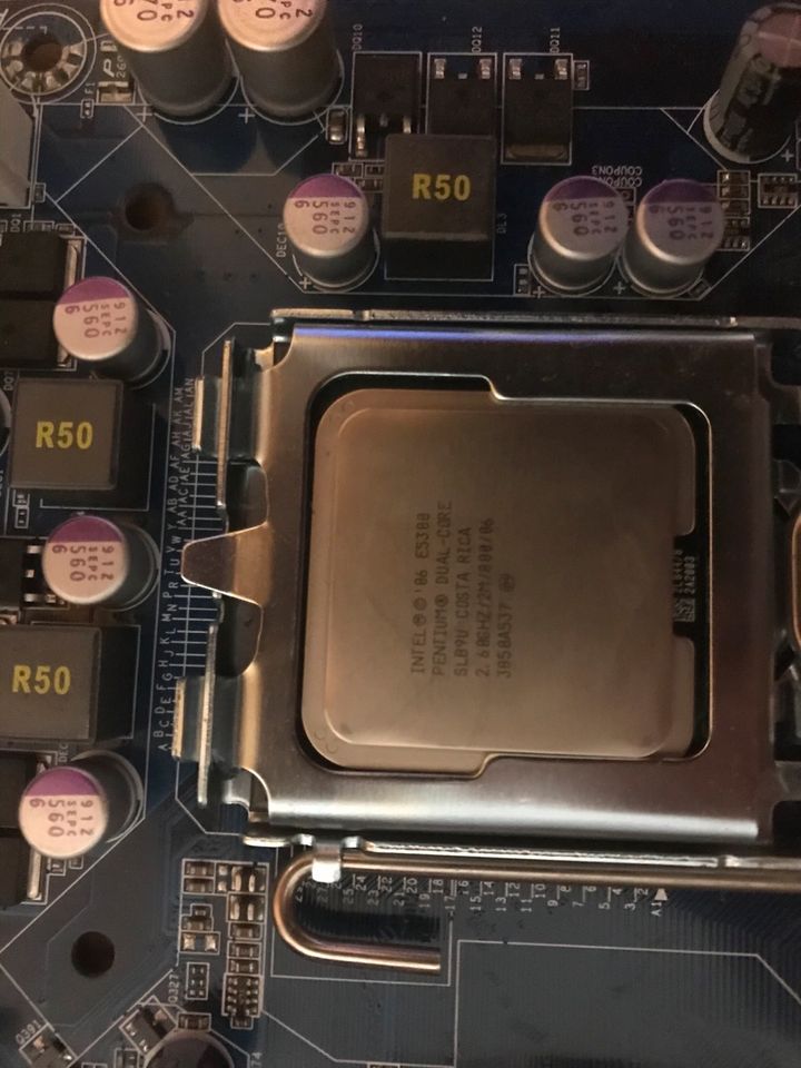 Gigabyte mainboard + Intel Pentium CPU und Intel Lüfter in Sprockhövel