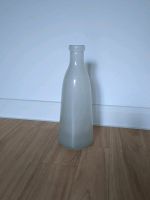 Vase aus Milchglas von Depot, 26cm Blumenvase Berlin - Lichtenberg Vorschau