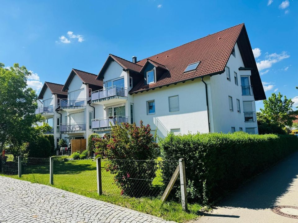 Großer Südbalkon und Tageslichtbad: Helle 2-Zimmer-Dachgeschosswohnung in Dillingen in Dillingen (Donau)