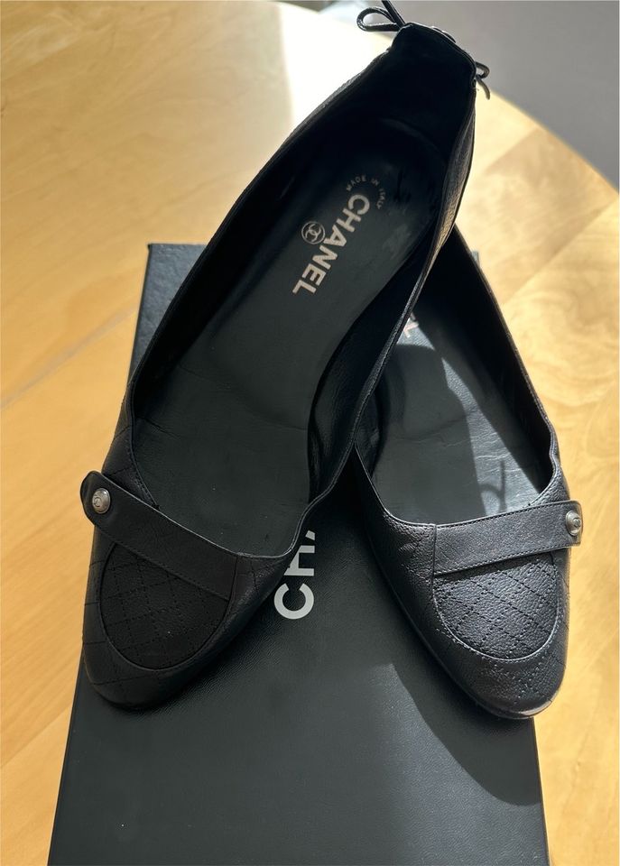 Original Chanel Ballerinas in schwarz Größe 41 in Berlin