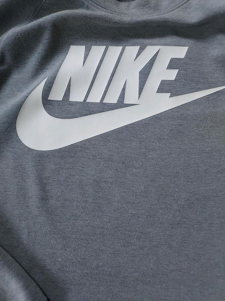 Verkaufe Sweater von Nike in Nordhausen