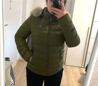 Khaki grüne Tommy Hilfiger Daunenjacke Größe M Nordrhein-Westfalen - Recklinghausen Vorschau