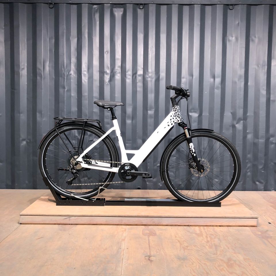 Riese & Müller UBN Six Touring I leichtes E-Bike I RIESE_argmbh in Berlin