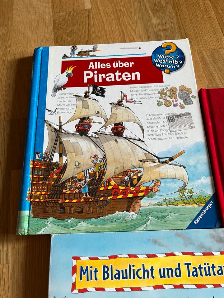 Kinderbücher Wieso weshalb warum Piraten Blaulicht Feuerwehr in Pfinztal