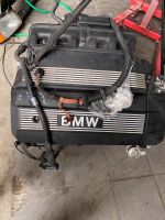 Motor bmw E60 2,2 125 kw Benzin mit Kopf schade und Öl verbrauch Nordrhein-Westfalen - Remscheid Vorschau