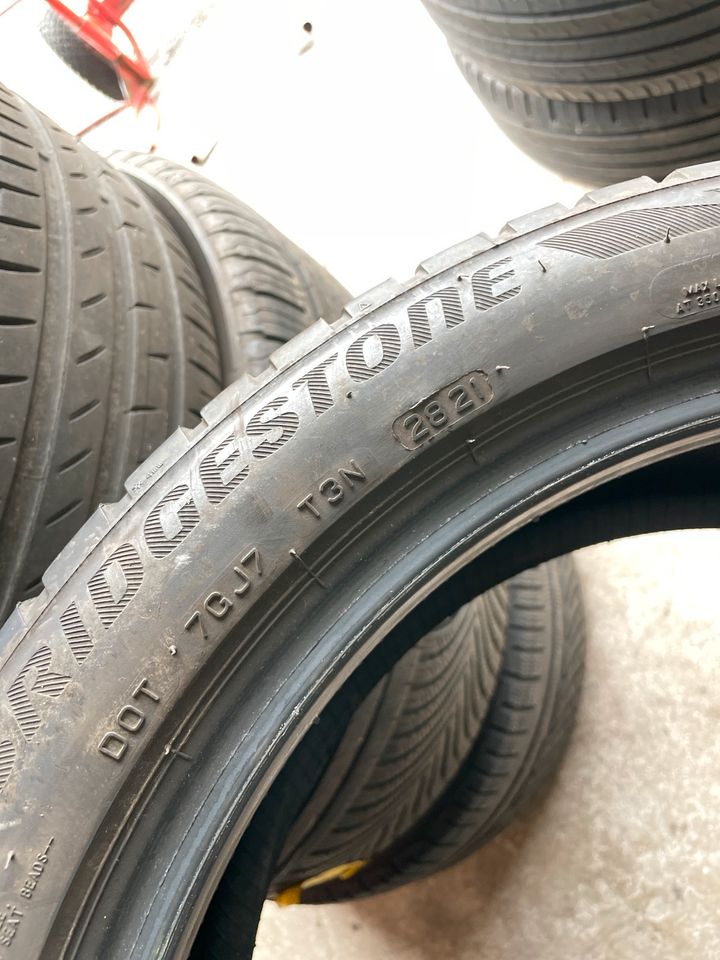 2x Winterreifen ❄️ 225 45 18 91H  Bridgestone Blizzak LM001 in Holzgerlingen