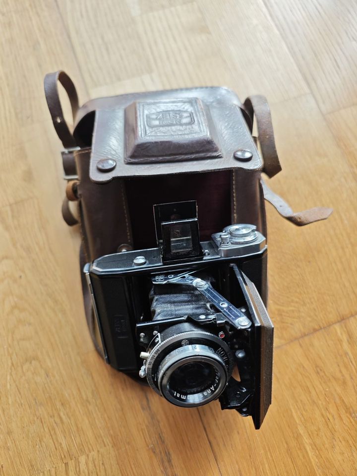 Zeiss Ikon Ikonta 521 mit Novar-Anastigmat 3,5/7,5cm Klappkamera in Mainburg