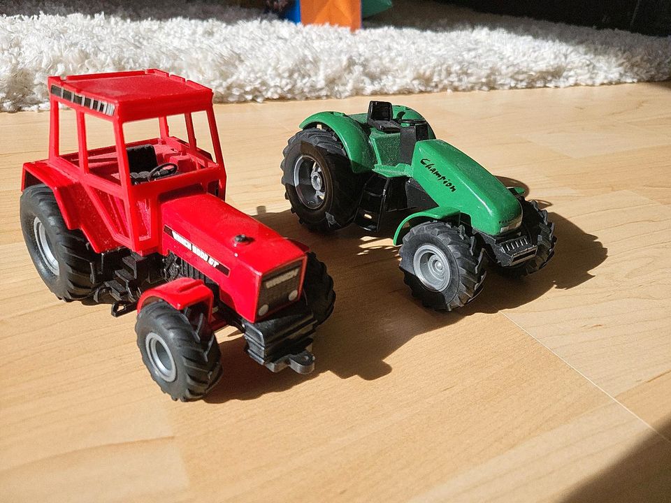Spielzeug - Autos, Traktoren uvm. in Gießen