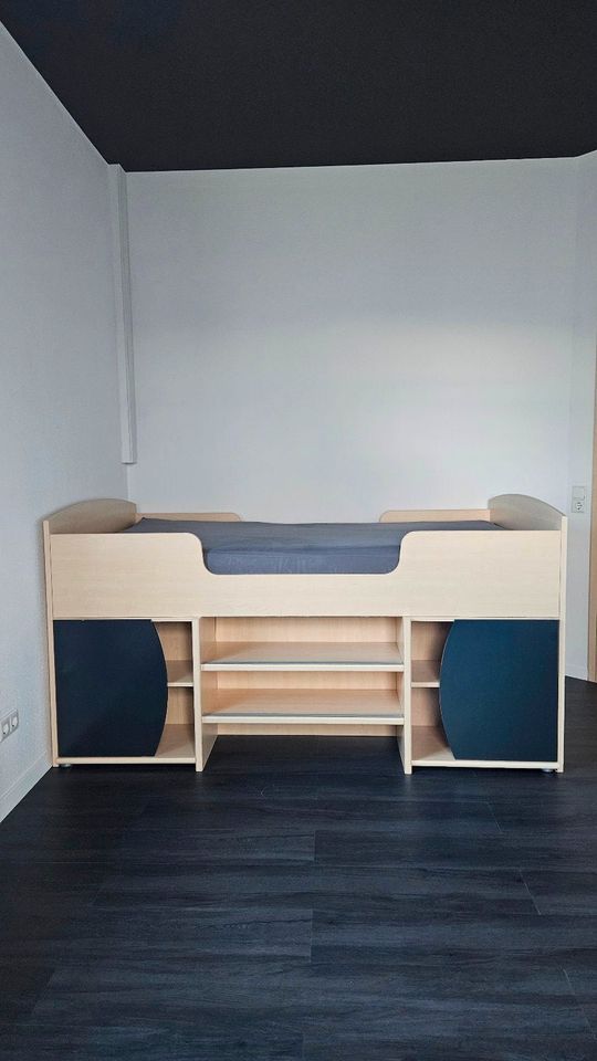 Bett / Hochbett für Jugendzimmer in Geisenfeld