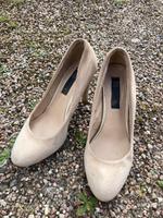 Pumps von Mango in beige Größe 37 Dithmarschen - Volsemenhusen Vorschau