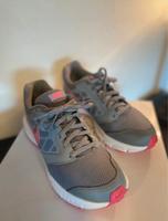 Nike, Sportschuhe, grau Rheinland-Pfalz - Hattert Vorschau