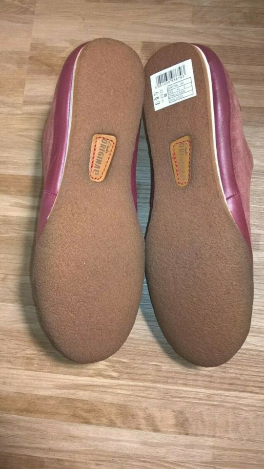 CLARKS Sneaker Schuhe Damen - NEU - 37,5 - wine suede in Neuss