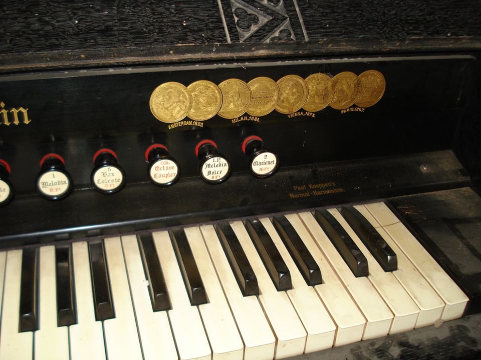 Mason & Hamlin Harmonium antik in Friedrich-Wilhelm-Lübke-Koog