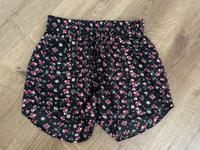 Only Bermudashorts kurze Hose Blümchen Gr. 36 S Nordrhein-Westfalen - Schmallenberg Vorschau