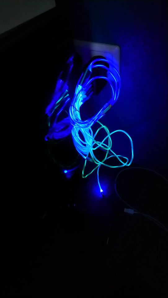 USB Ladekabel Fluss-Effekt blau, rgb, grün oder hellblau Stück in Emmerich am Rhein