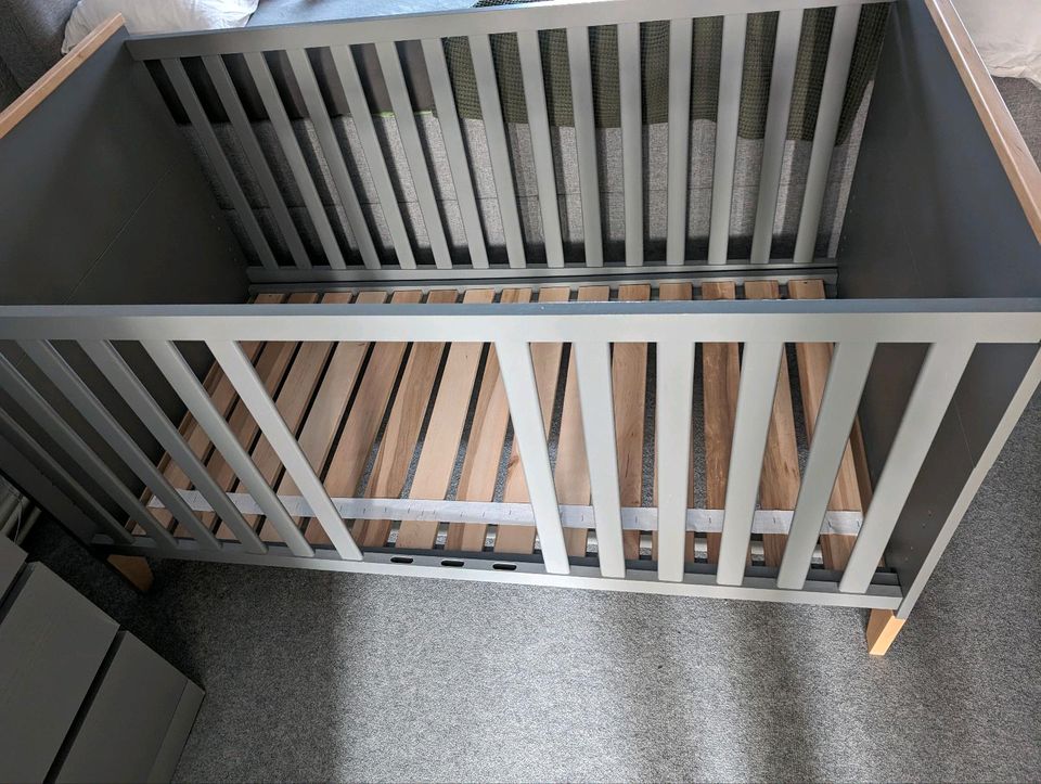 NEU skandi Babybett Gitterbett Kinderbett 70x140 höhenverstellbar in Heilbad Heiligenstadt