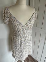 Sommerkleid hollister weiß gelb Blumen Puffärmel Nordrhein-Westfalen - Leverkusen Vorschau