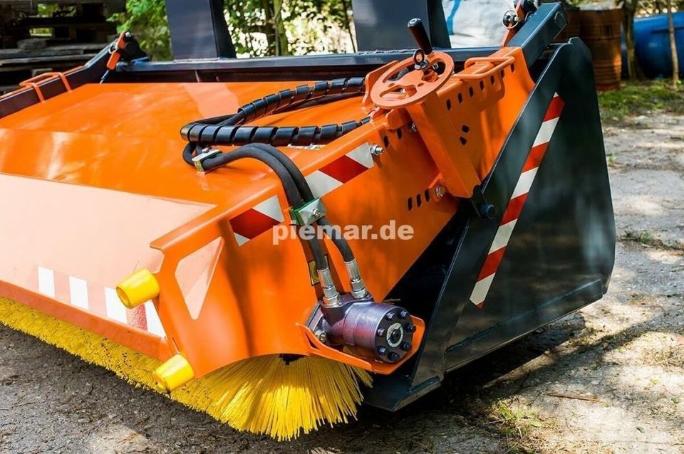 Kehrmaschine ZS200 mit Schüttgutschaufel 200cm | Piemar.de in Schwäbisch Hall