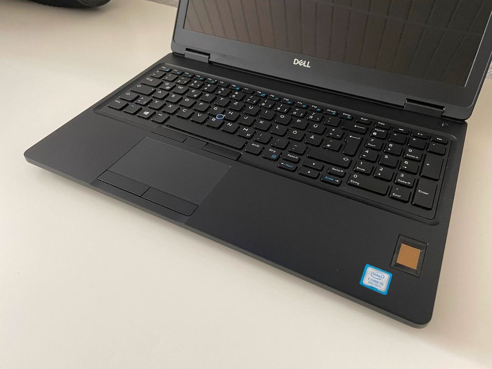 Dell Latitude 15" Business Notebook Ultra Laptop Intel i5 - Touch in Unterensingen