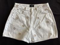 Vero Moda Jeansshorts mit Stickerei, Gr. S Nordrhein-Westfalen - Moers Vorschau
