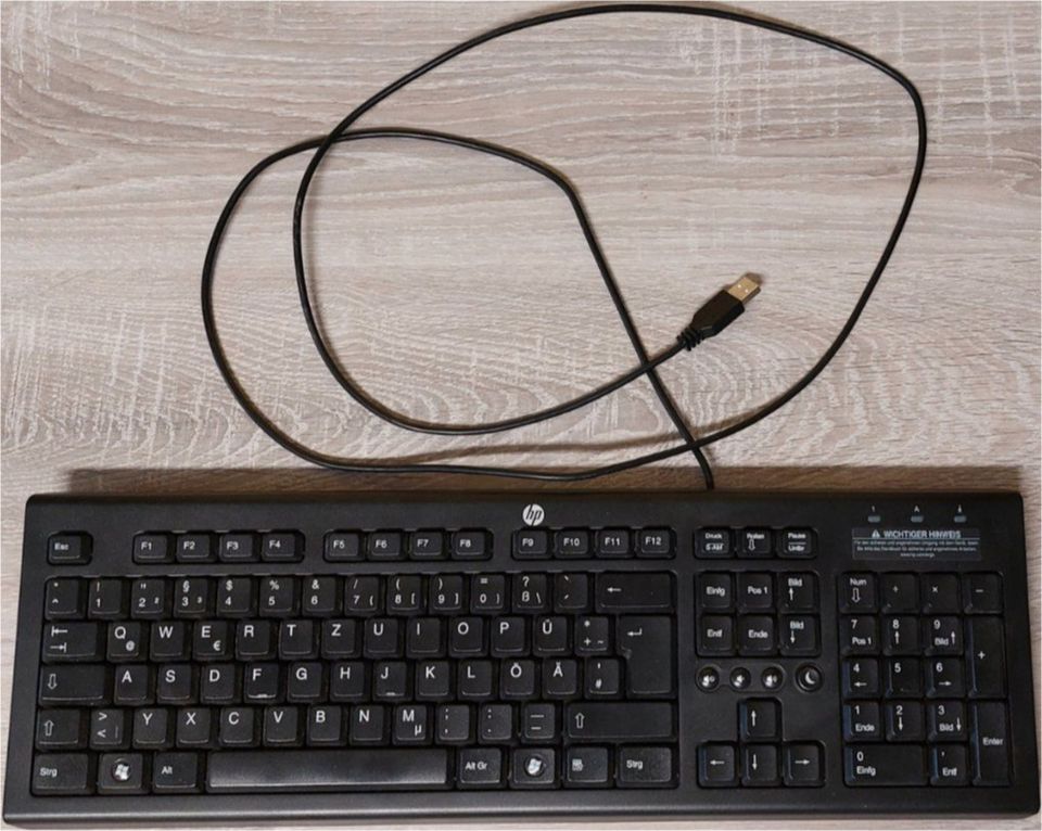 HP kabelgebundene QWERTZ Layout USB Tastatur in Hollfeld