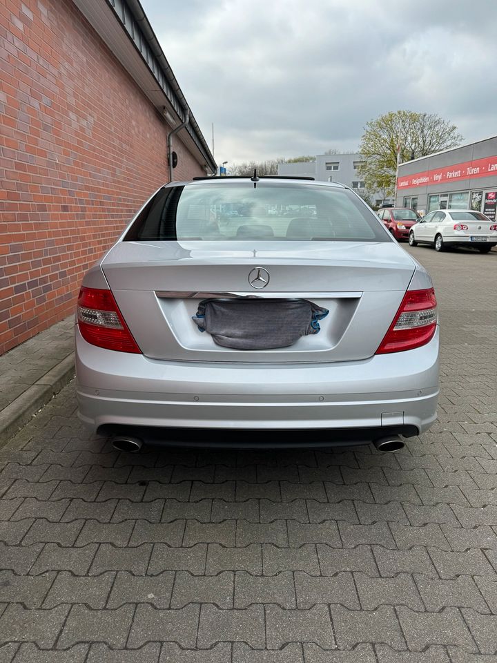 Mercedes C-Klasse V6 AMG-Line in Oberhausen