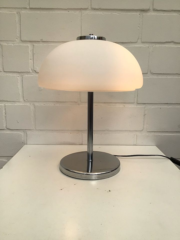 Große 70er 80er DDR Mushroom Opalglas Chrom VEB Tischlampe Lampe in Berlin