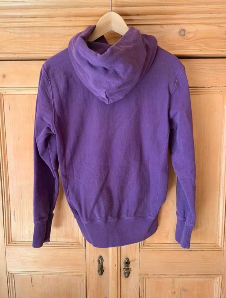 Lila Hoodie Pullover Sweater mit Kapuze von Champion in Weichs