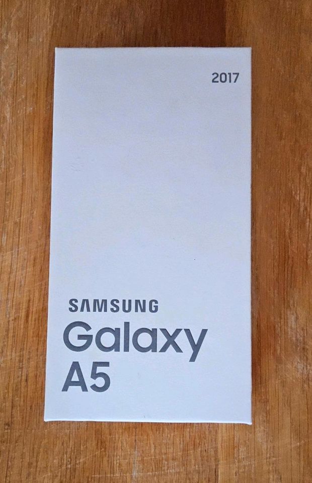 Samsung Galaxy A 5 in Landau a d Isar