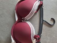 Tommy hilfiger Bh 75 B Neu mit Etikett Nordrhein-Westfalen - Kreuzau Vorschau
