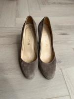 Unisa Pumps grau/braun Wildleder Gr. 39 ❤️ Nordrhein-Westfalen - Kaarst Vorschau
