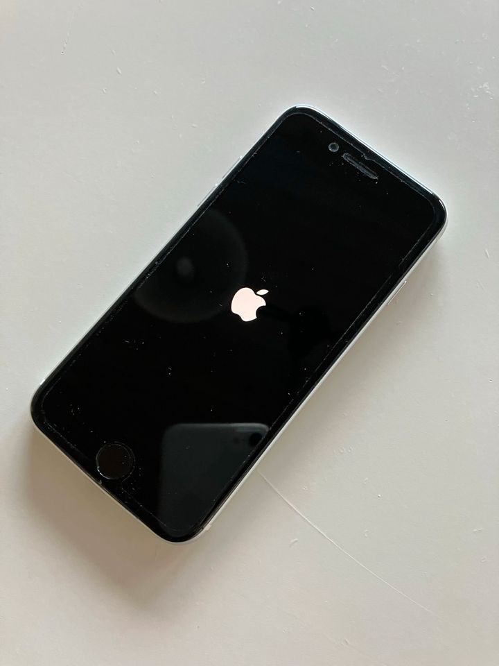 iPhone SE 2020 in Renningen